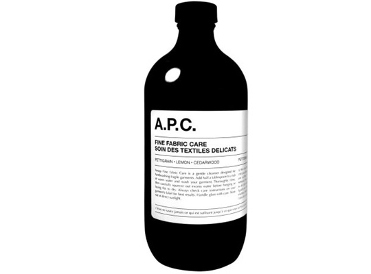 『A.P.C.』が スキンケアブランド『イソップ』と組んでハンドウォッシュ用洗剤をプロデュースします。