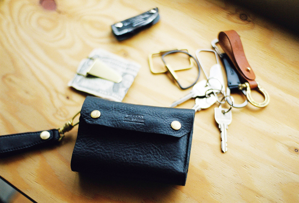 AS2OVのOILED SHRINK LEATHER SHORT WALLET 16,000円