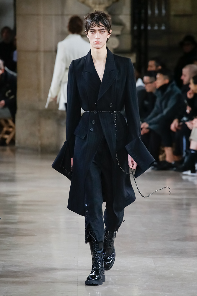 ANN DEMEULEMEESTERの2018年秋冬コレクションが公開