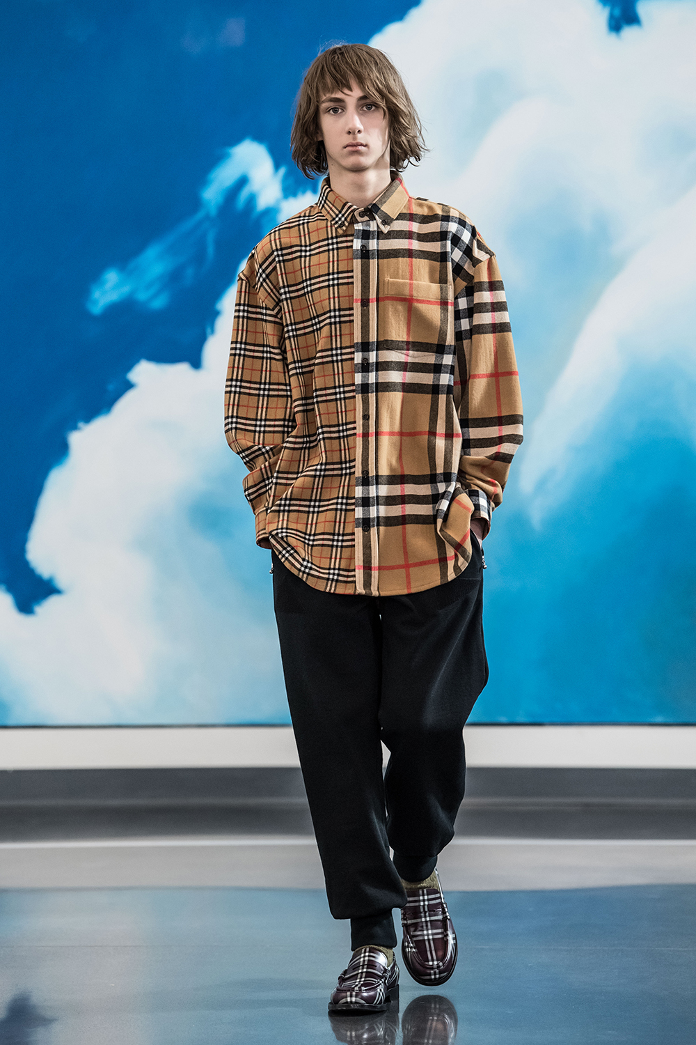 GOSHA RUBCHINSKIY × BURBERRY、第2弾となる珠玉の全13型が7月7日に発売