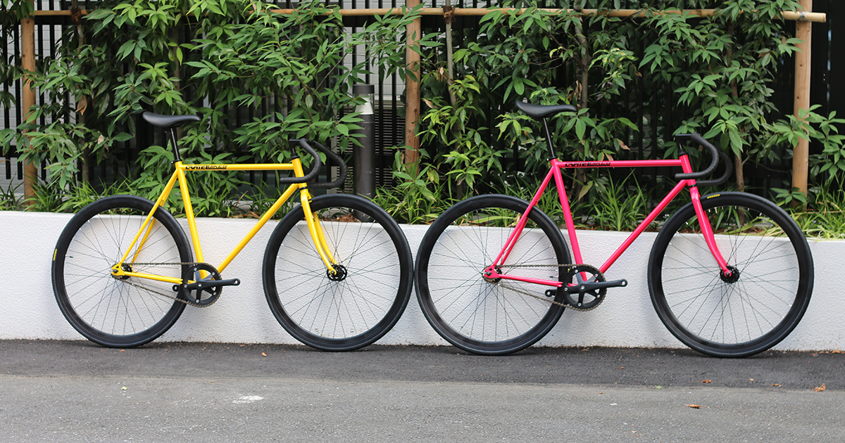 サマーモードを盛り上げるCARTEL BIKESのビビッドな限定カラーバイク