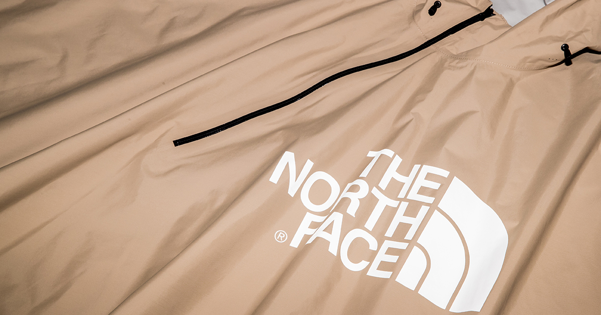 今日の逸品】THE NORTH FACE × HYKEの『Slanting Poncho』