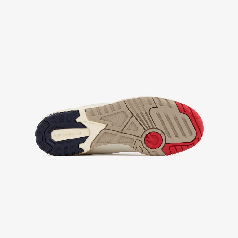 red nike track shoes