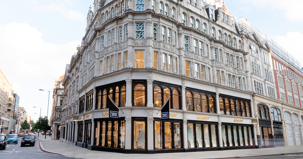 BURBERRYの新たな旗艦店がロンドンのスローン・ストリートにオープン