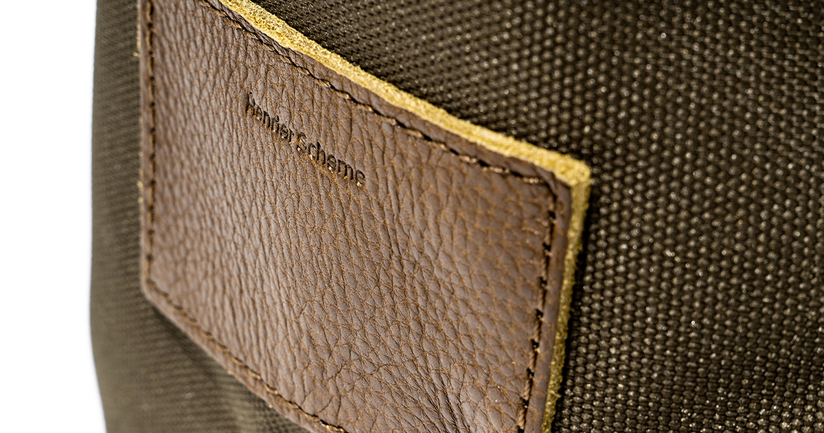 マスタードの入れもの探訪 #5：Hender Schemeの『back pack』