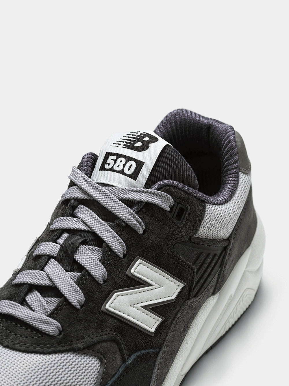 COMME des GARÇONS HOMME × New Balance 580』が5月19日にリリース