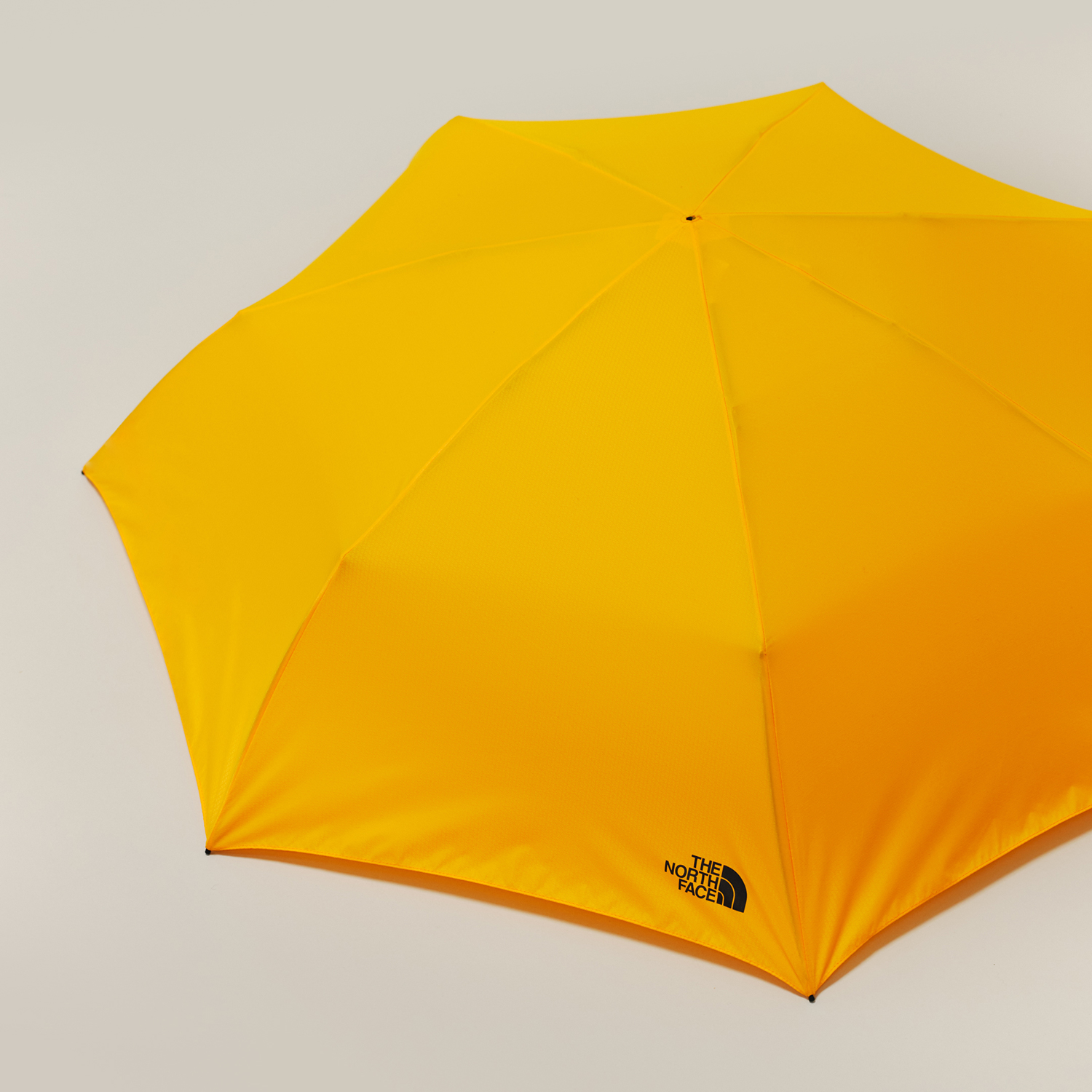 THE NORTH FACEによる初の折りたたみ傘『Module Umbrella』