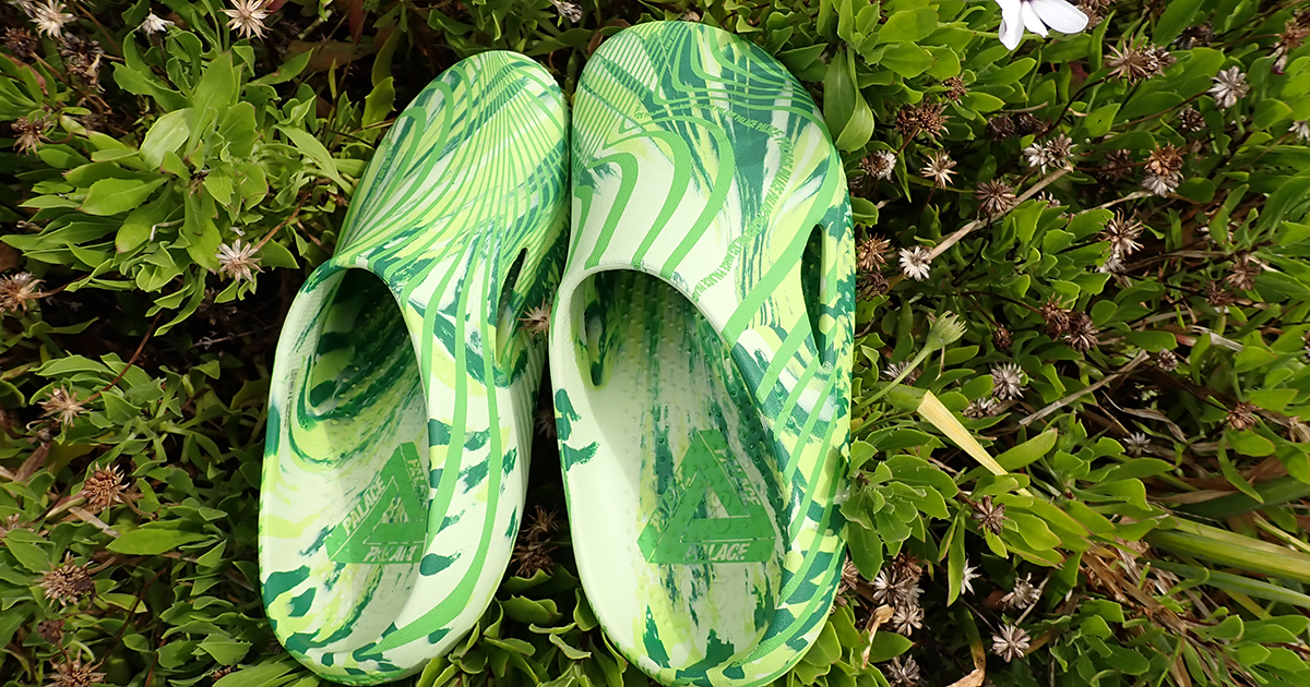 PALACE SKATEBOARDS × Crocs™の新作が8月12日に発売