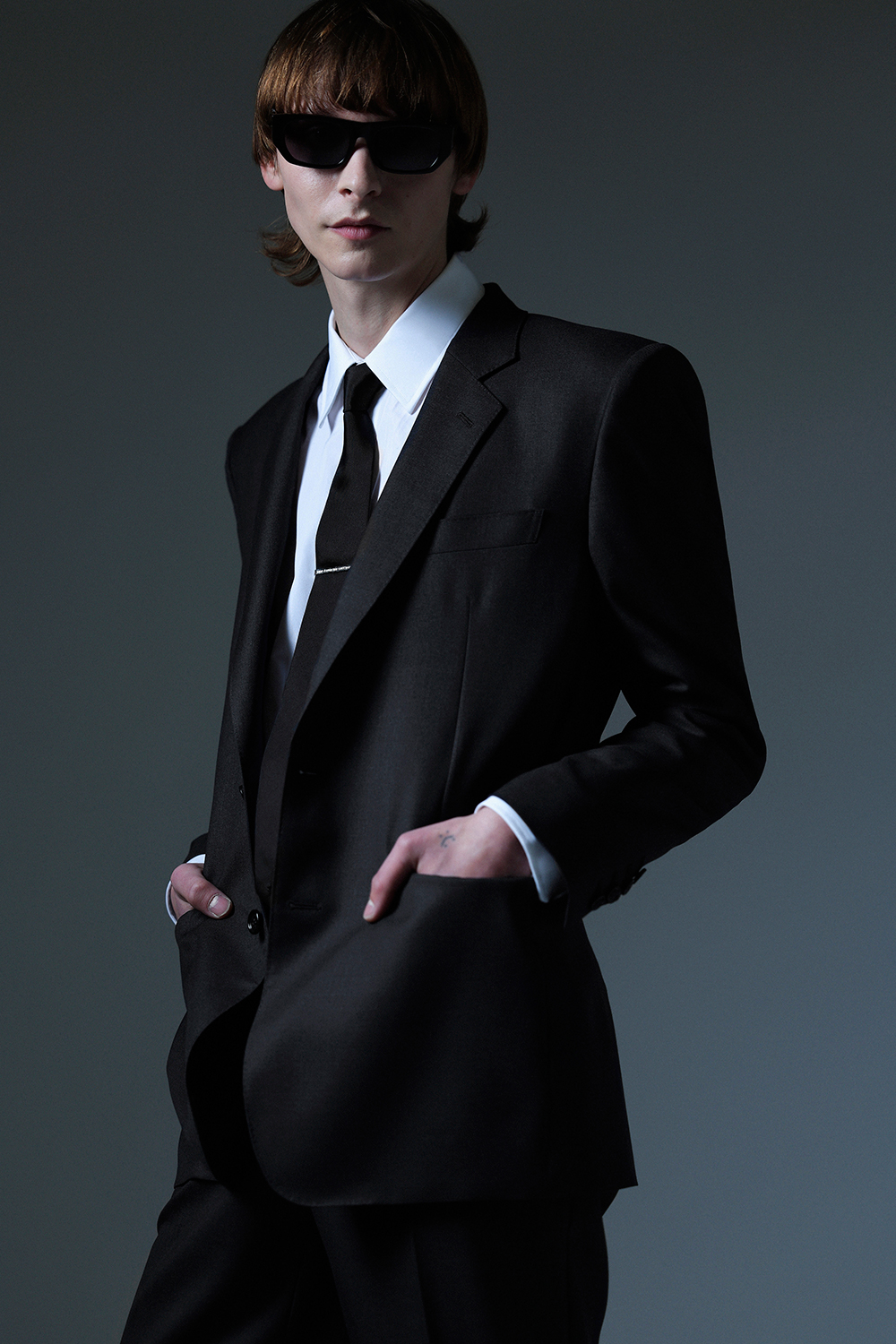 JOHN LAWRENCE SULLIVANの新定番スーツが12月8日に発売