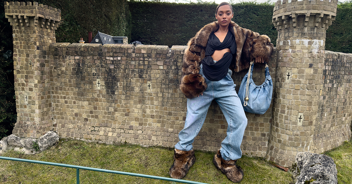 LOEWEが2024年秋冬プレコレクションのキャンペーンビジュアルを公開