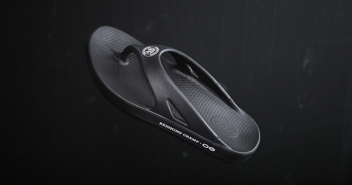 【未使用級✨】oofos ウーフォスREIGNING CHAMP コラボ　限定 Reigning Champ | レイニングチャンプ】OOFOS OOriginal