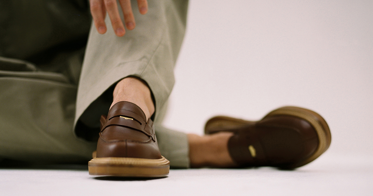 sacaiとJ.M. WESTONによる新たなコラボレーションシューズ2型が3月28日