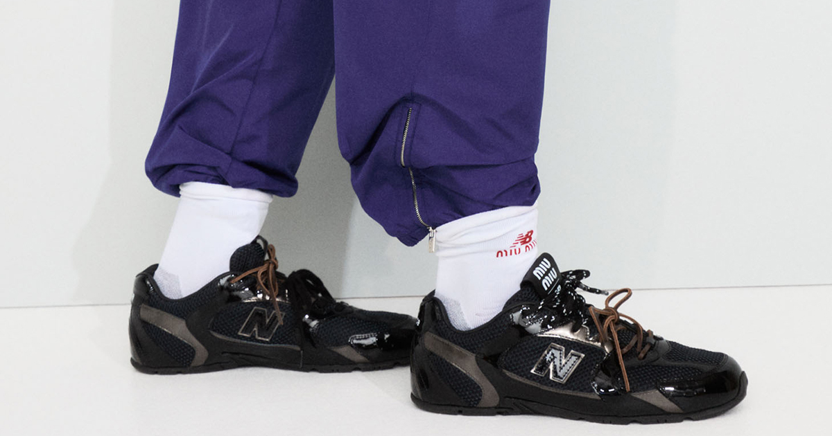 Miu Miu New Balance コラボ　ノベルティ　テニスボール New Balance X Miu Miu ノベルティ テニスボール ココガウフ - メルカリ