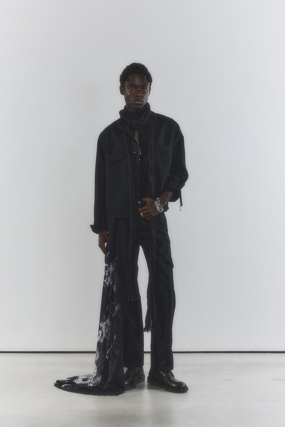 ANN DEMEULEMEESTERの2026 Pre Spring Collectionが公開