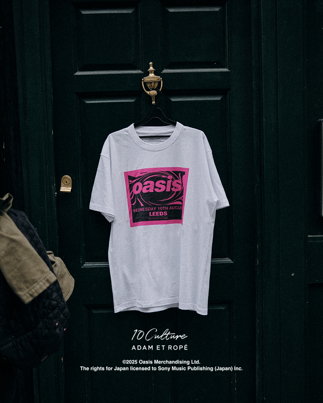 Oasisと10Culture / ADAM ET ROPÉによるコラボレーションTシャツ