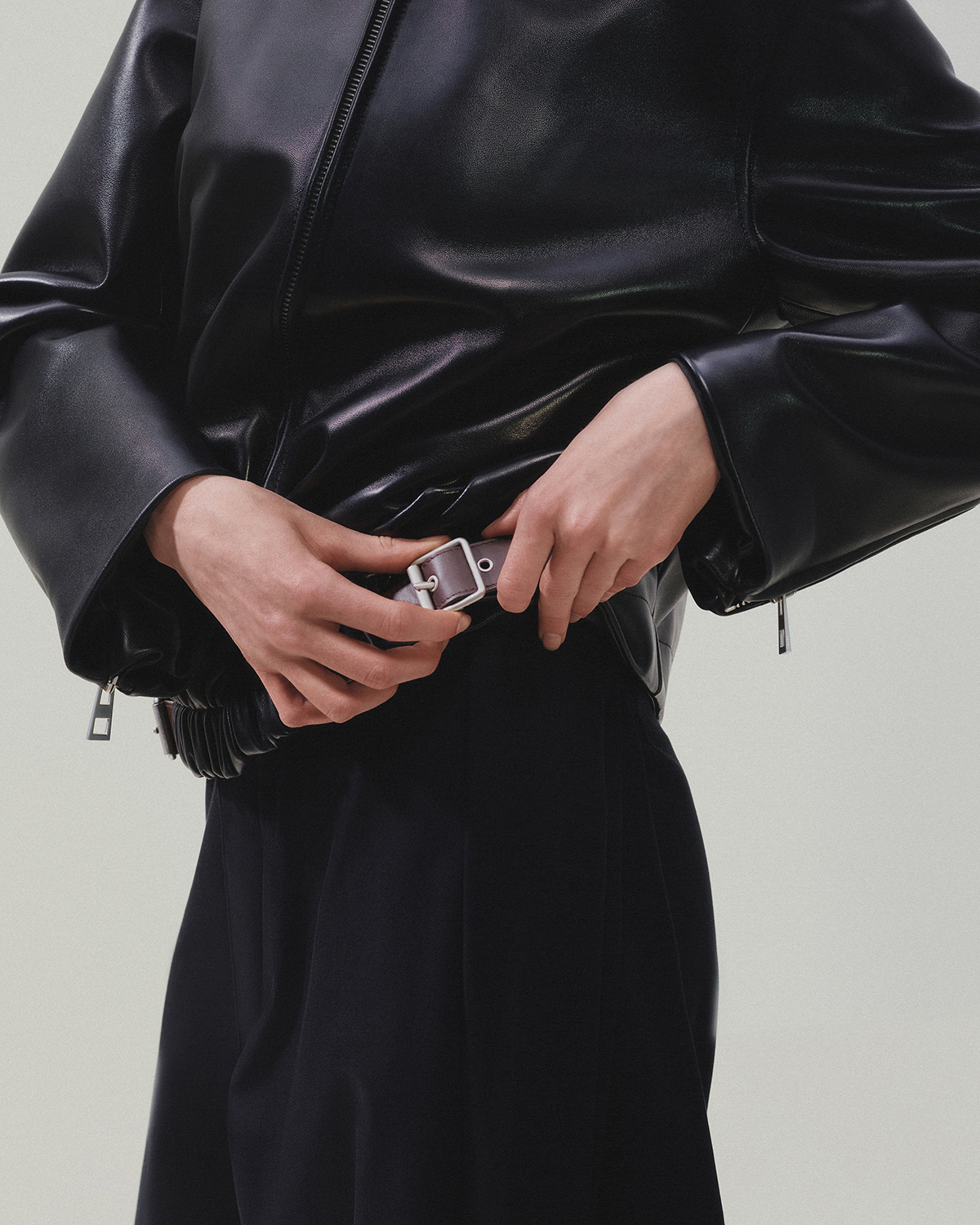 LOEWEのベルテッドジャケット