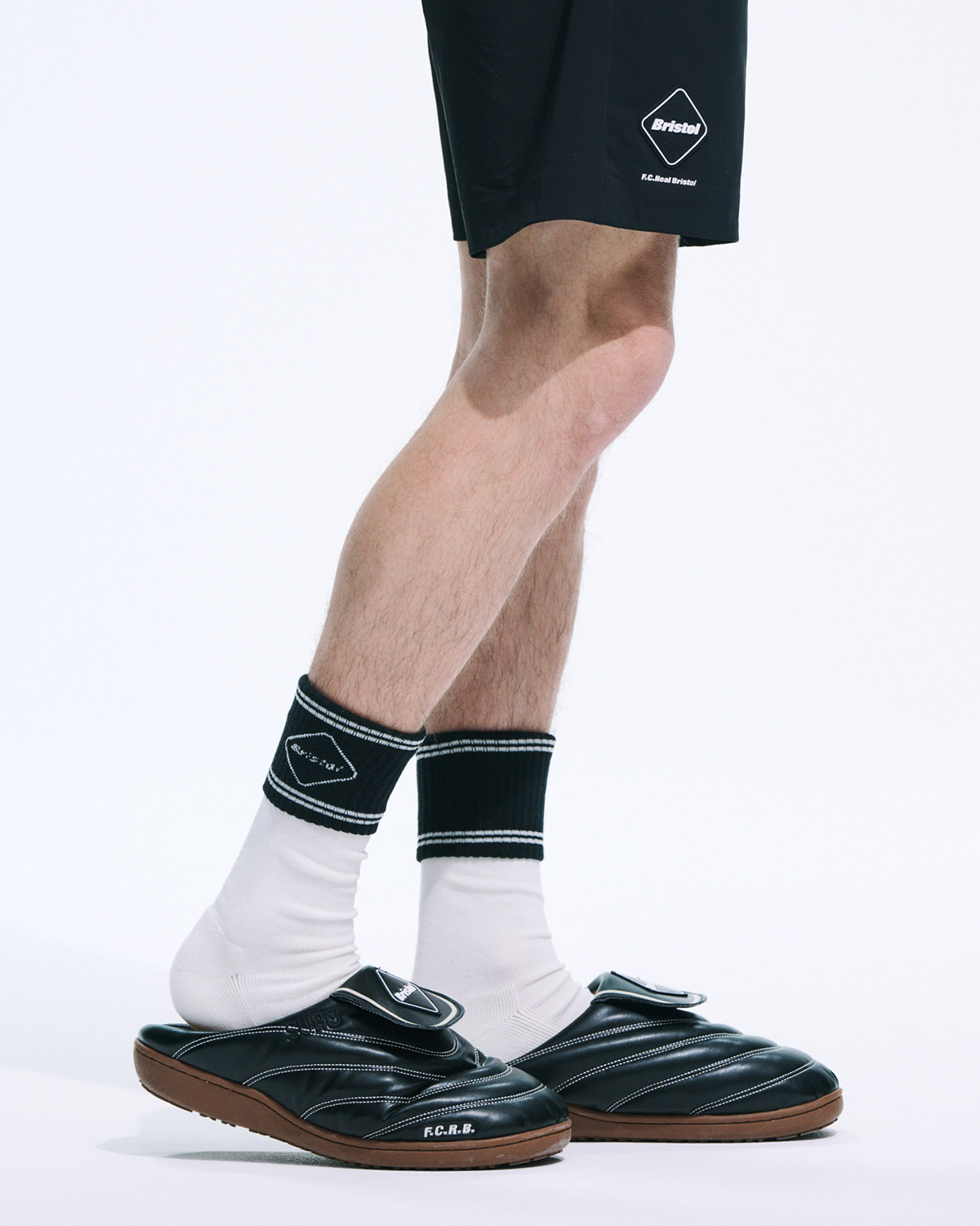 F.C.Real Bristol × SUBUのレザーサンダル