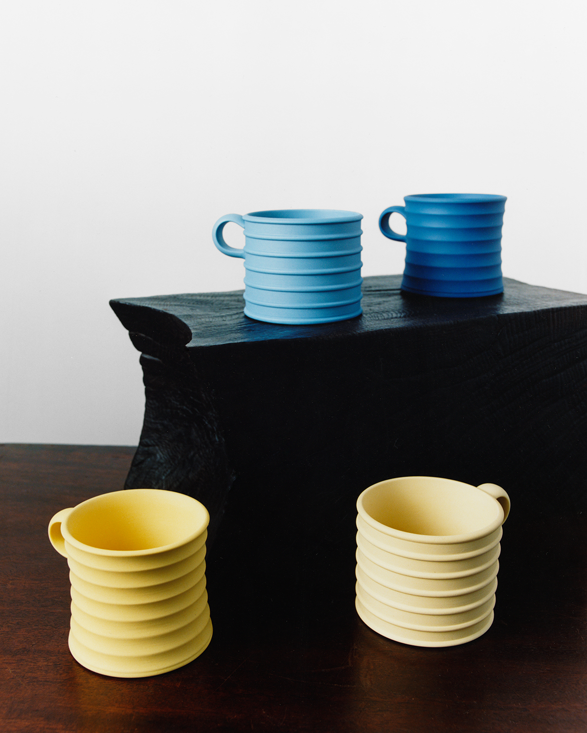 ルーシー・リーの未発表デザインを含むJW ANDERSONとWEDGWOOD