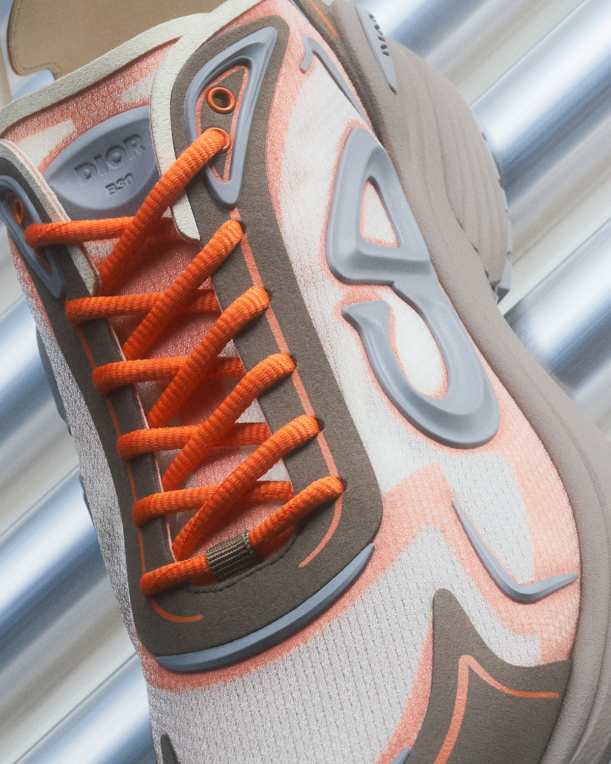 DIORの新作スニーカー『B30 COUNTDOWN TECH』