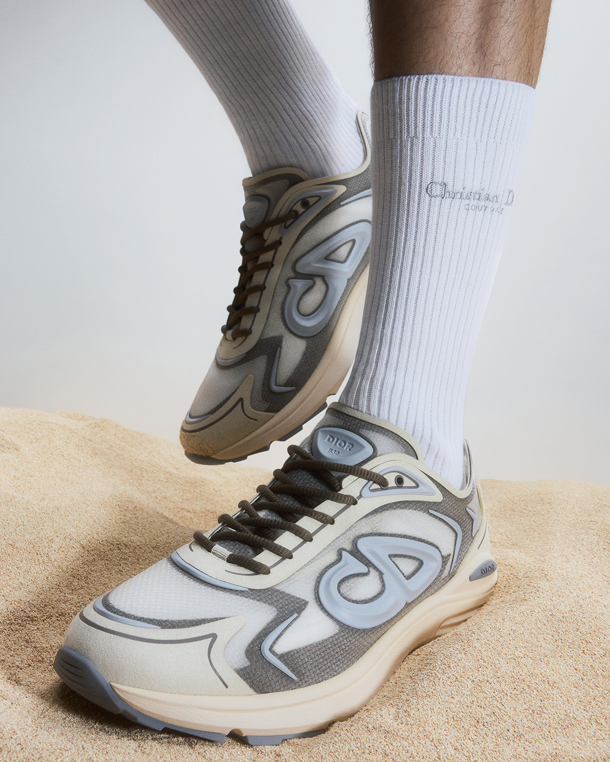 DIORの新作スニーカー『B30 COUNTDOWN TECH』