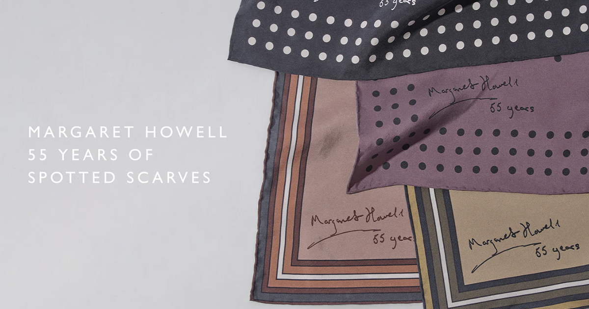 MARGARET HOWELLが55周年を記念して2種類のシルクスカーフを復刻