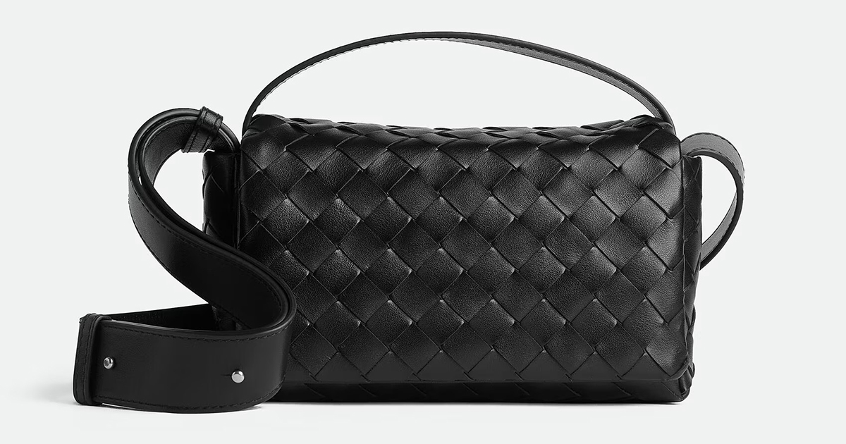 BOTTEGA VENETAのイントレチャートフラップミニバッグ